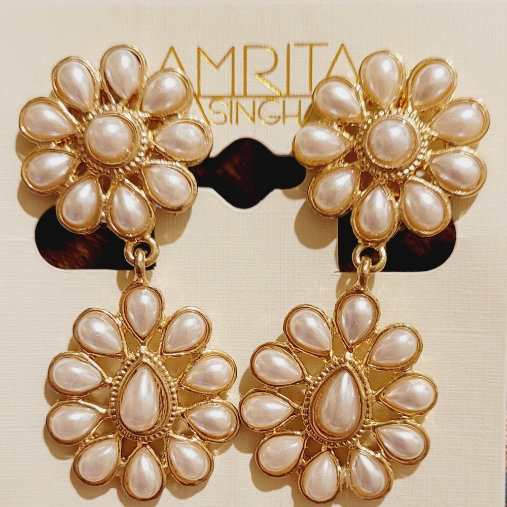 ❤️ Amrita Singh-Majestic-18K Gold Plated-Pearl Flower Dangle Earrings